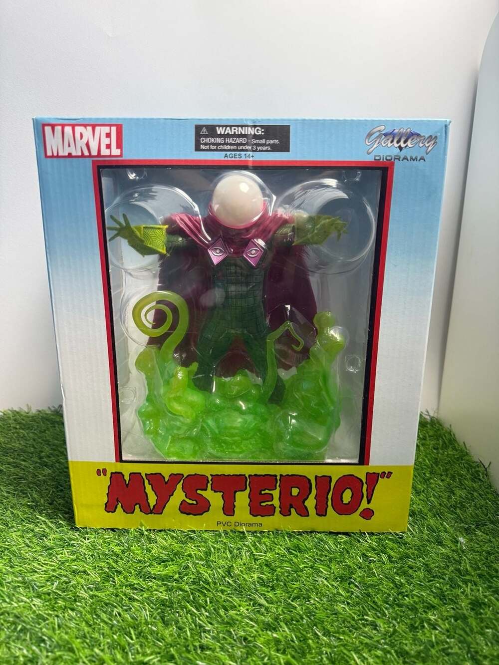 Diamond Select Toys Marvel Gallery Mysterio PVC Diorama Statue
